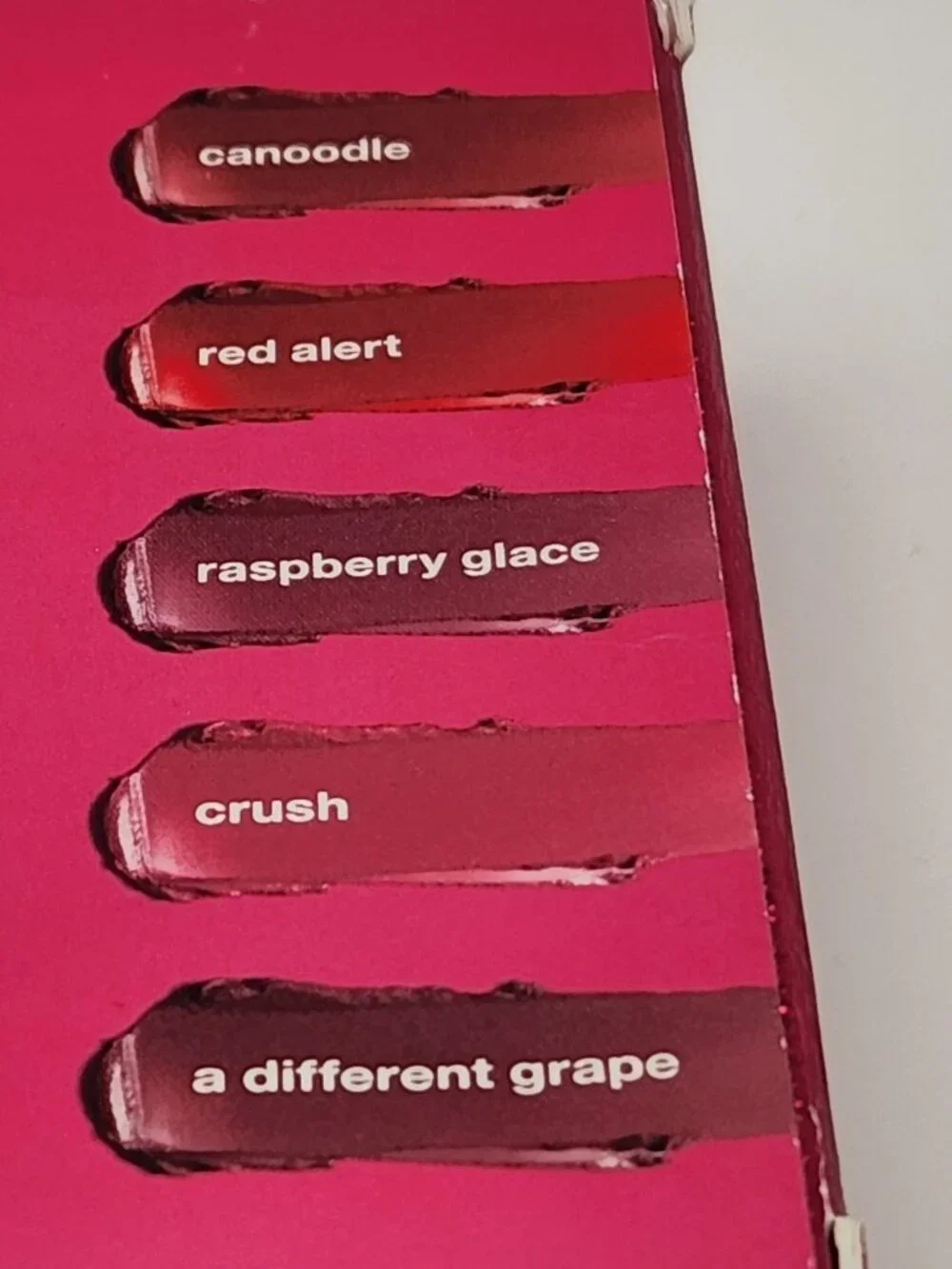 Clinque Kisses Dramatically Different Lipstick Five full size tubes NIP